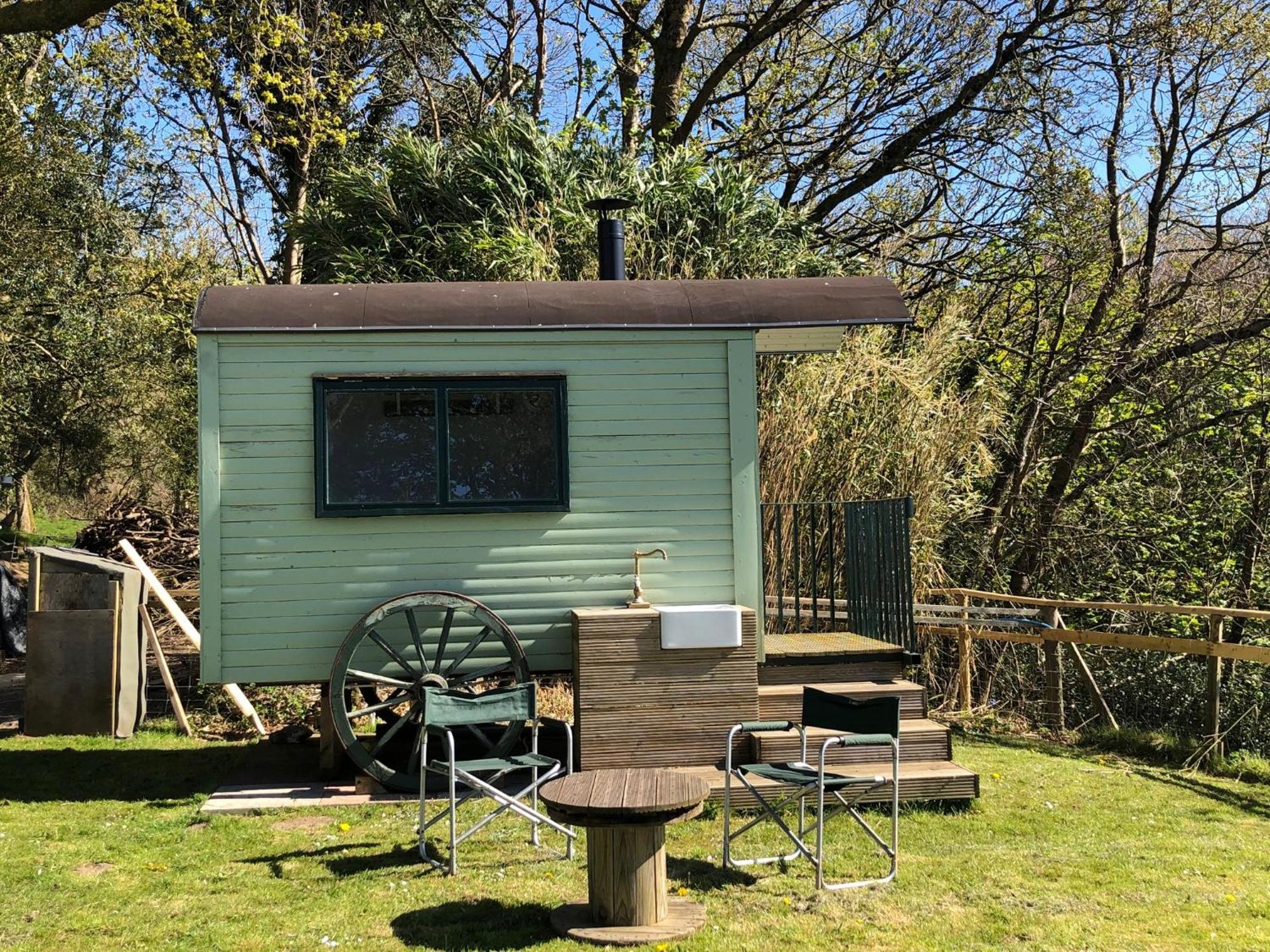 Bronllys Farm Coastal Self-Catering Apartment Llanelli Room photo